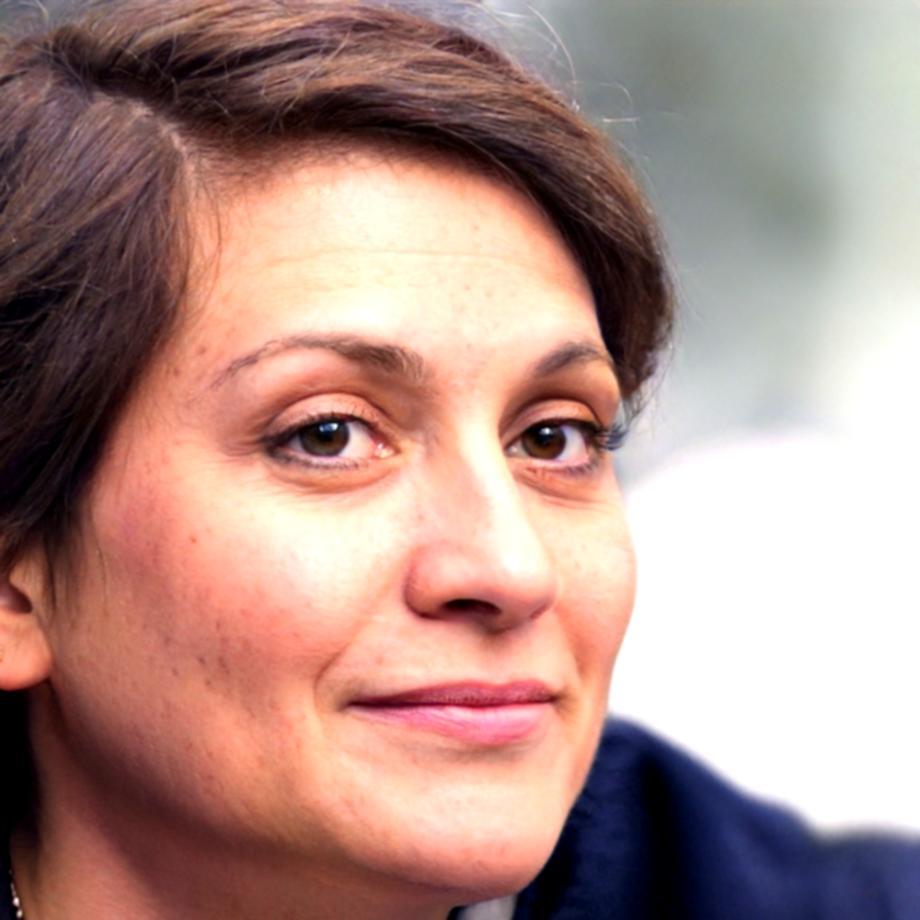 Dr. Marina Weber, Expertin für Schuldenverwaltung